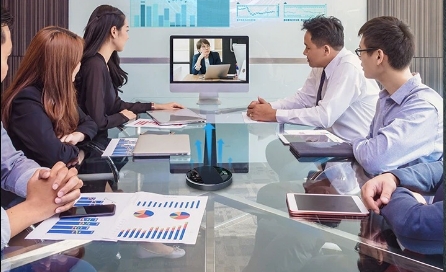 从“看得见”到“看得透”：智能会议摄像头如何重塑远程协作